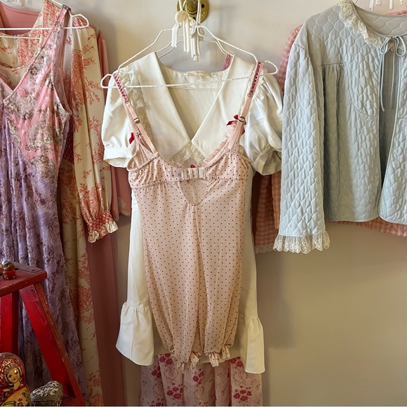 VINTAGE SHEER RED/CREAM POLKA DOT LINGERIE SLIP by L’Agent 💌 - Picture 6 of 6